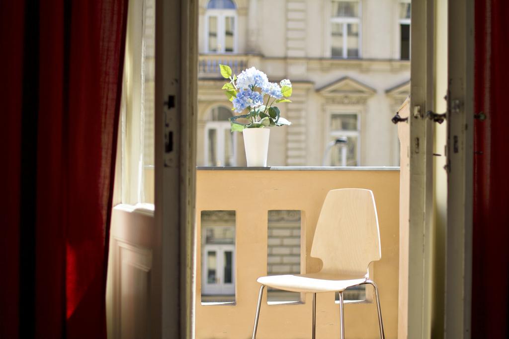 Apartments In Mala Strana - 10 Minutes From Charles Bridge Praga Habitación foto